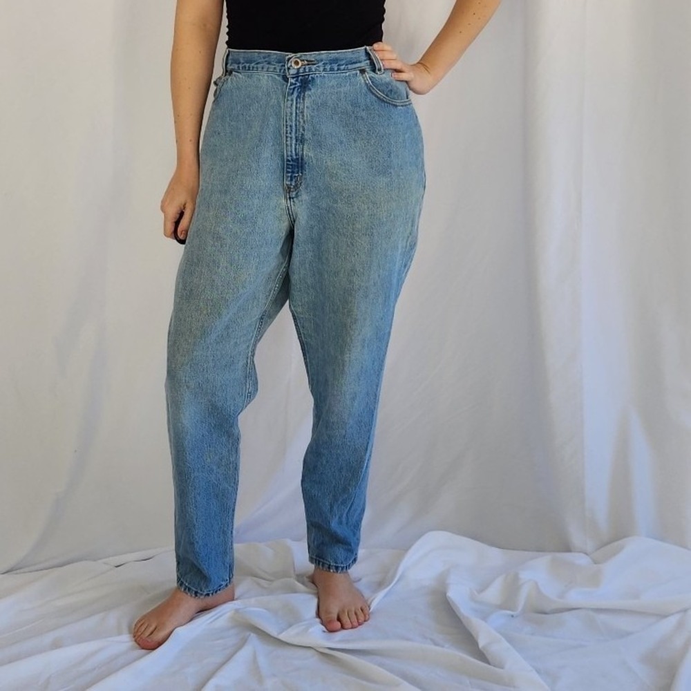 90s Classic Medium Wash Mom Jeans
